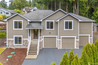 4028 NE Luxury Lane, Bremerton, WA 98311